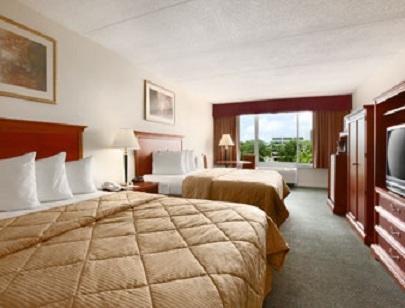 Baymont Inn & Suites Clearwater Room photo